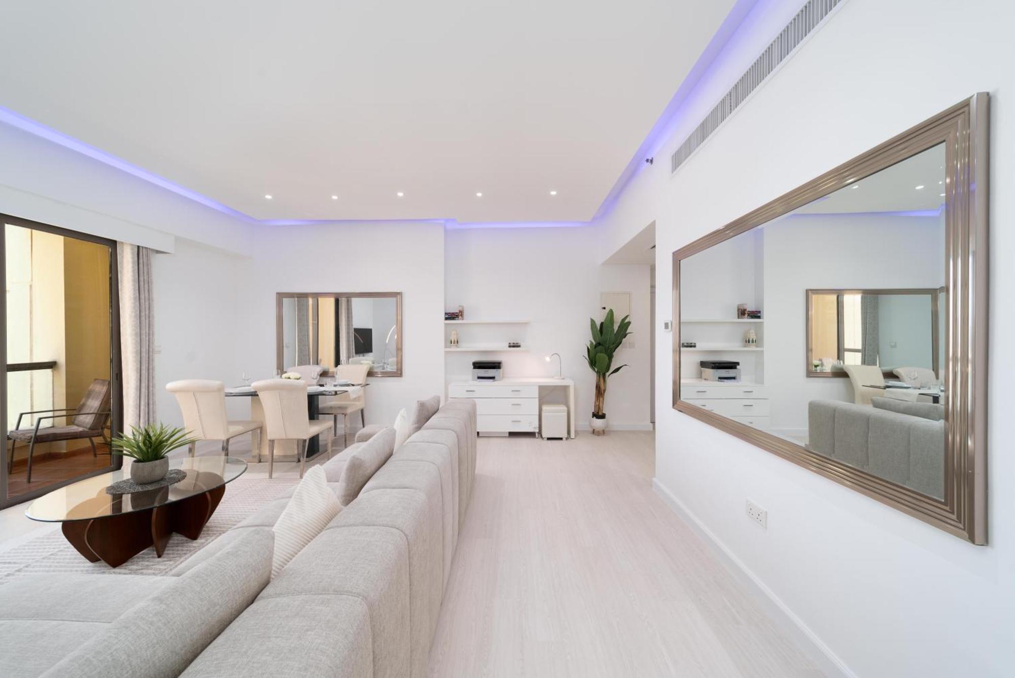 Jbr Walk 2 Bedrooms Front Sea Apartment