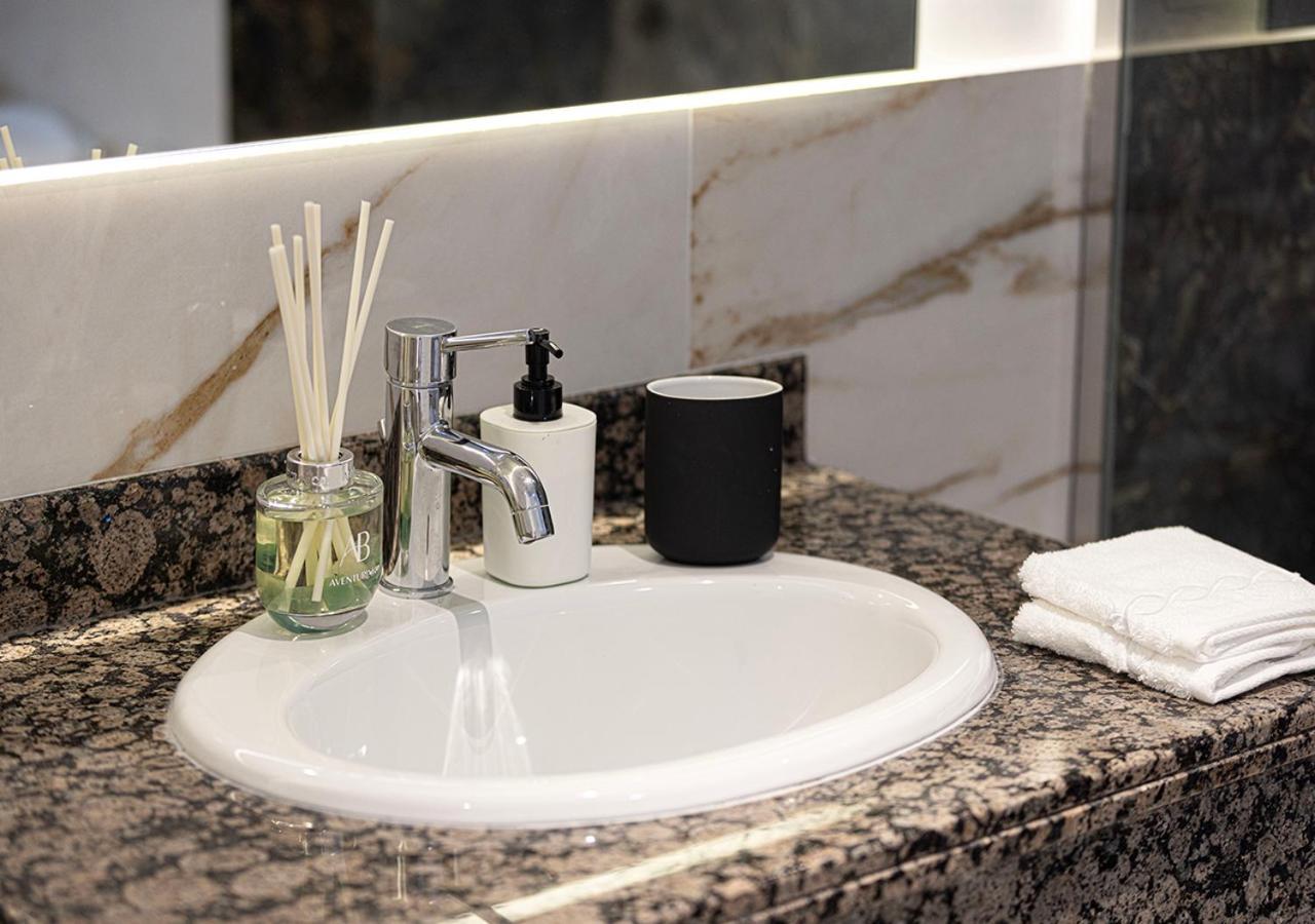 Luxury Beachfront 2bd Apt, Shams, Jbr Apartment *