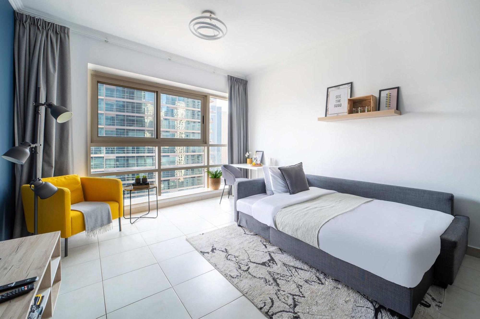 Frank Porter - Marina Quays West Tower Apartment