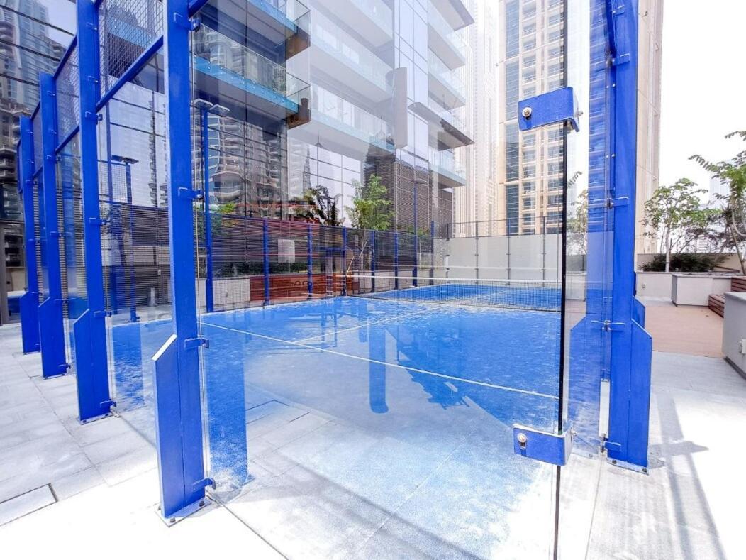 A Lovely 1 Bed Flat In Marina Apartment *