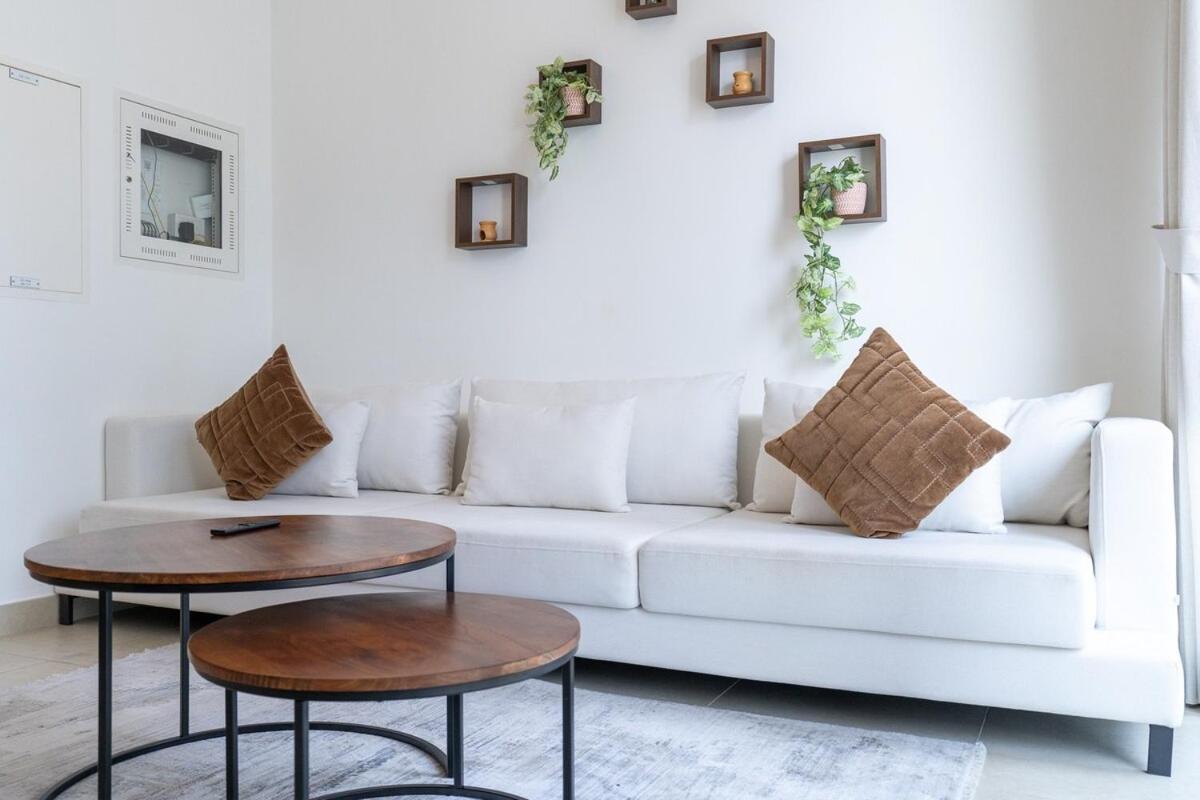 A Lovely 1 Bed Flat In Marina *