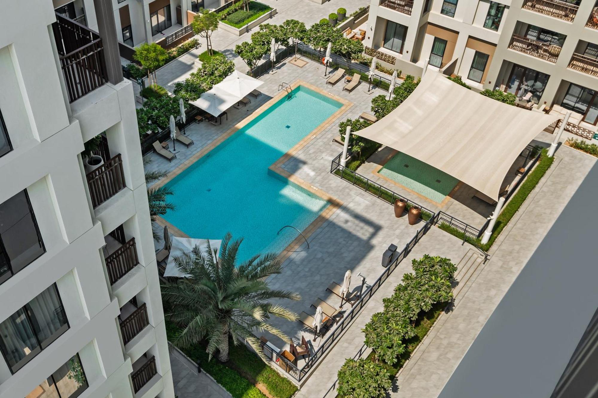 Stylish Poolside In Creek Harbour - By Dustay Apartment Dubai