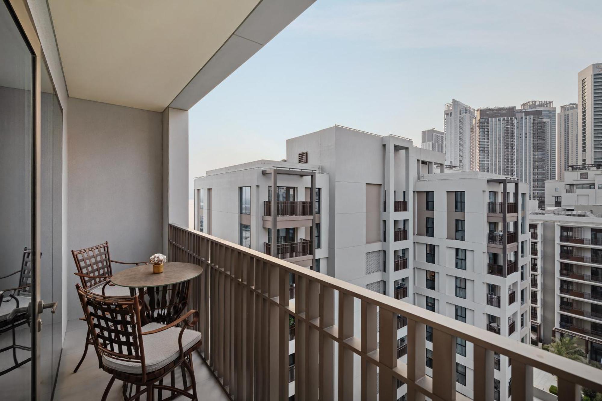 Stylish Poolside In Creek Harbour - By Dustay *