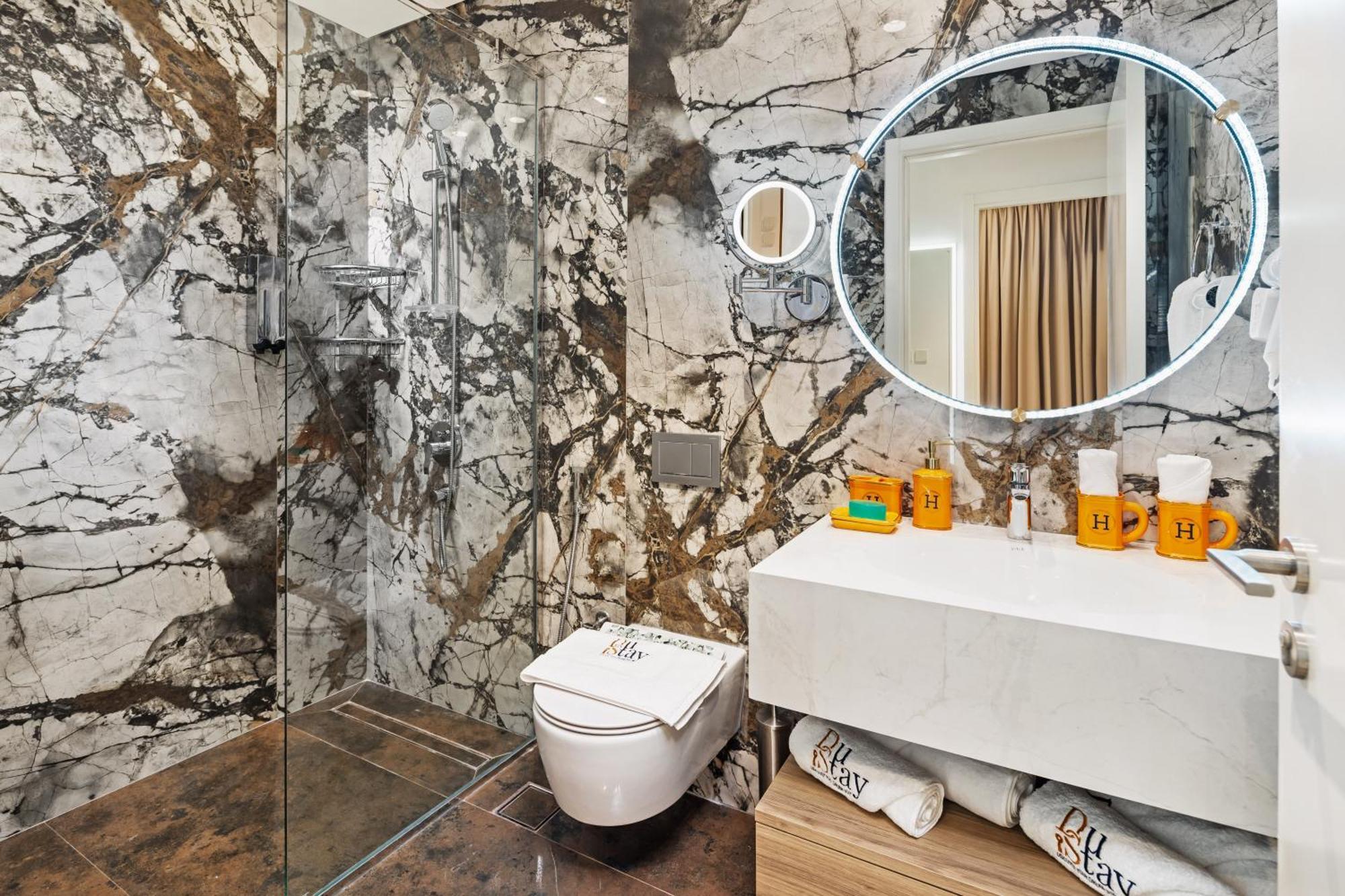 Apartment Stylish Poolside In Creek Harbour - By Dustay