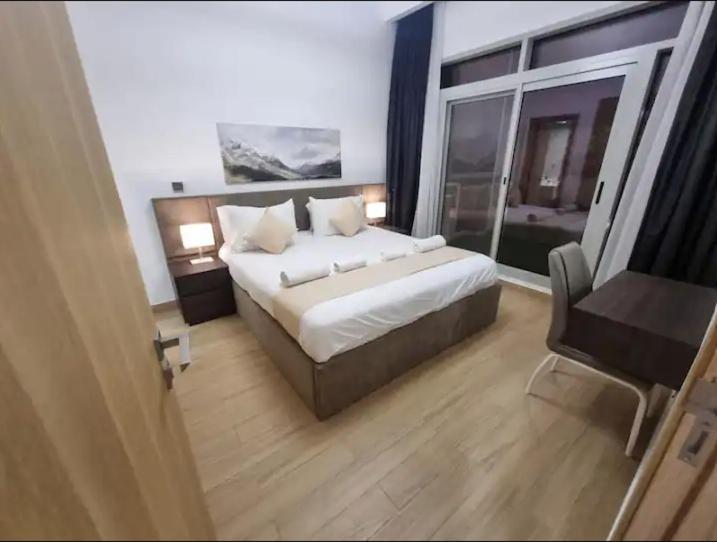 151 Jumeirah Gardens Apartamento