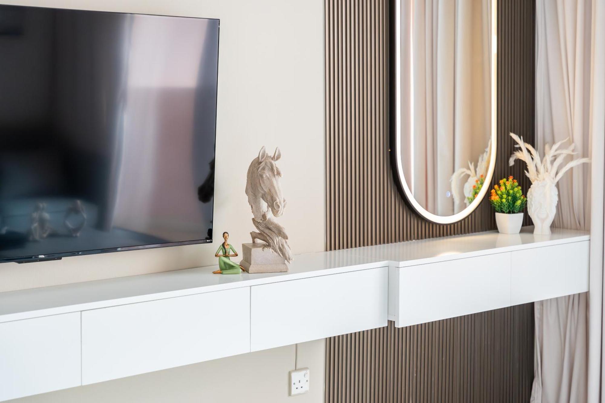 Sunny Perfect For Discovery Gardens Apartment Dubai