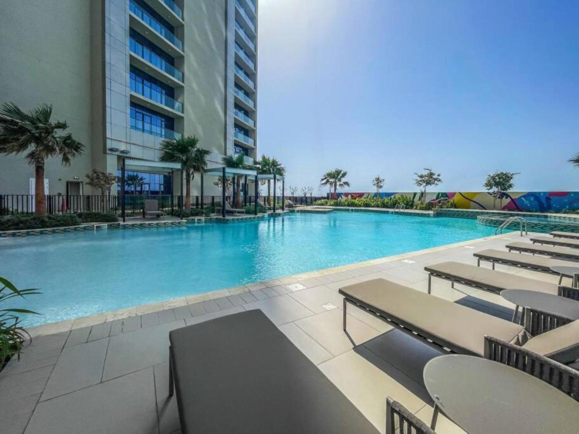 Exclusive Stylish 2br With Peaceful Views By Deluxe Homes Apartment Dubai