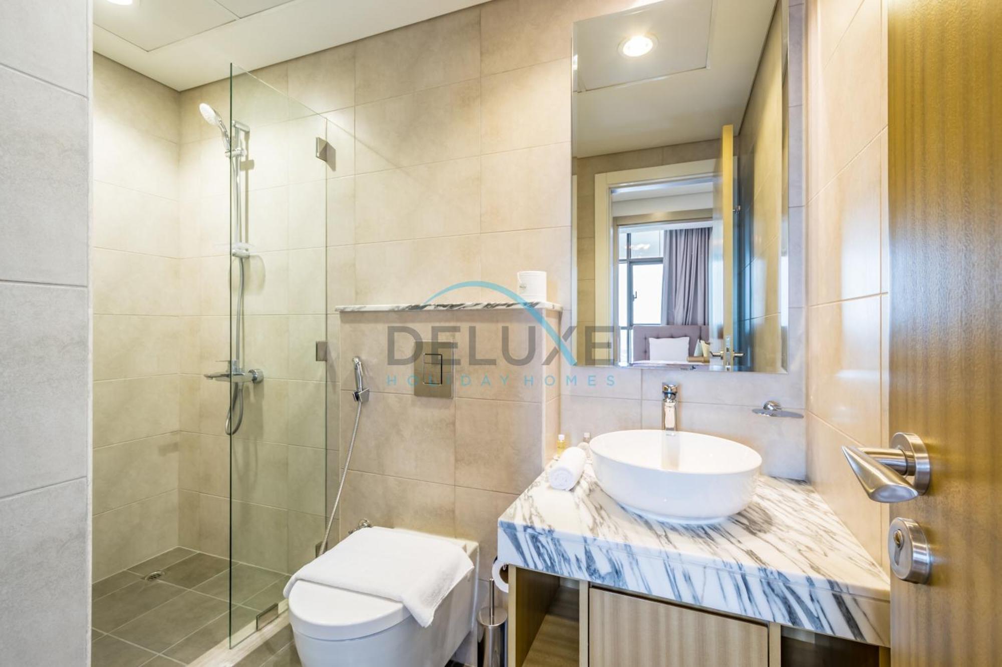 Exclusive Stylish 2br With Peaceful Views By Deluxe Homes Dubai