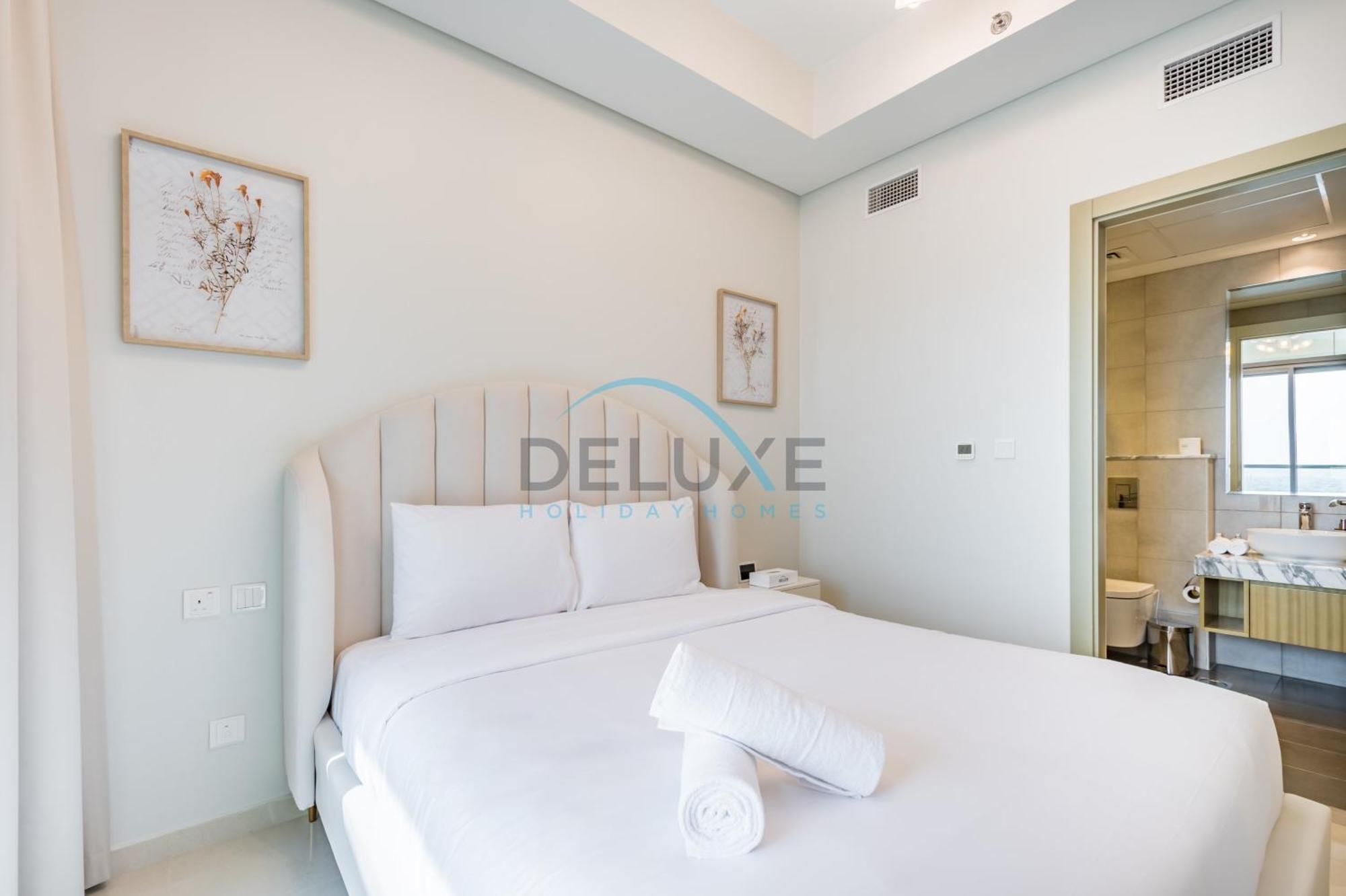 Exclusive Stylish 2br With Peaceful Views By Deluxe Homes Dubai