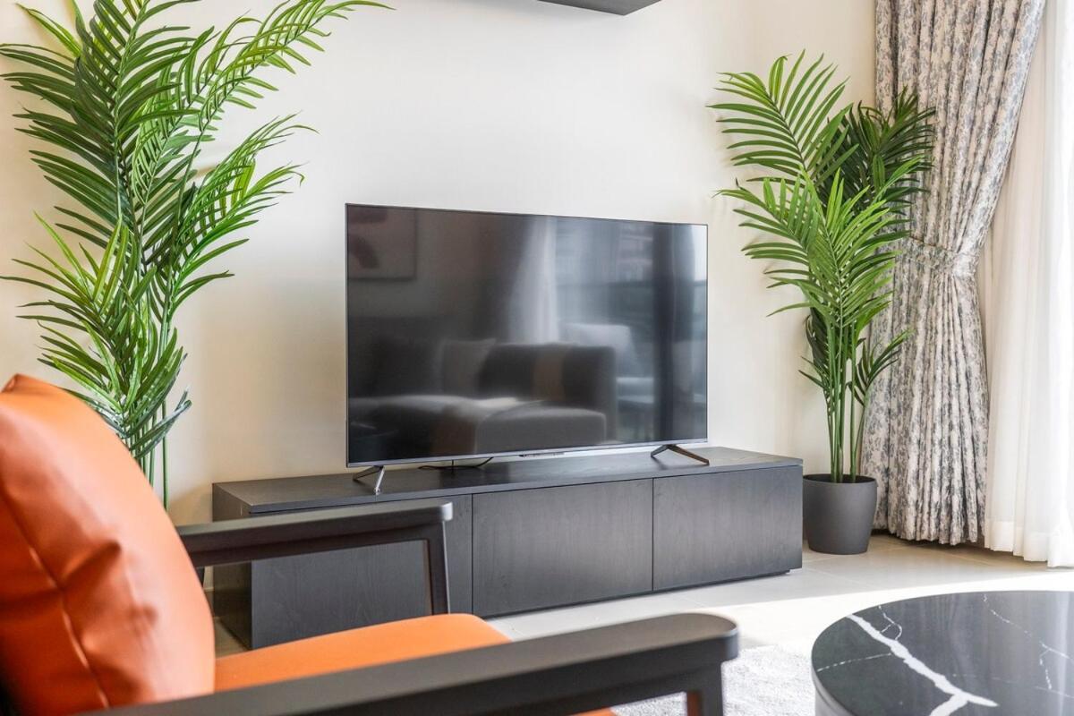 Daire Gorgeous 2-bedroom In Downtown Dubai, Near Burj Khalifa! Dubai