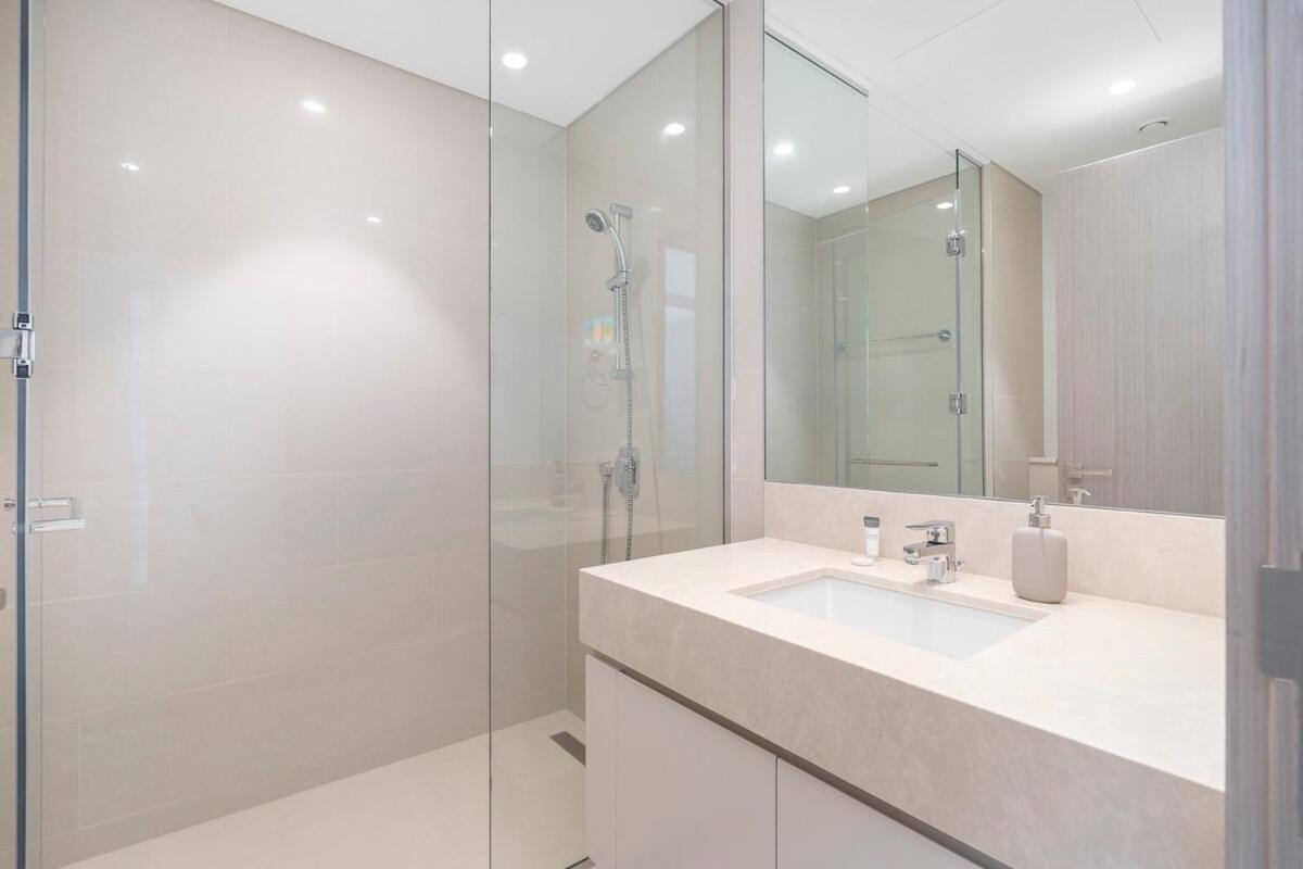 Gorgeous 2-bedroom In Downtown Dubai, Near Burj Khalifa! Daire
