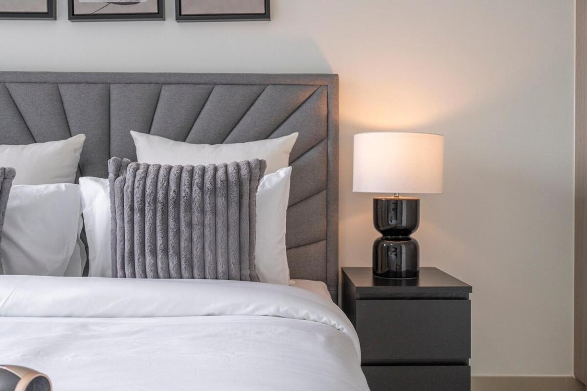 Gorgeous 2-bedroom In Downtown Dubai, Near Burj Khalifa! Daire *