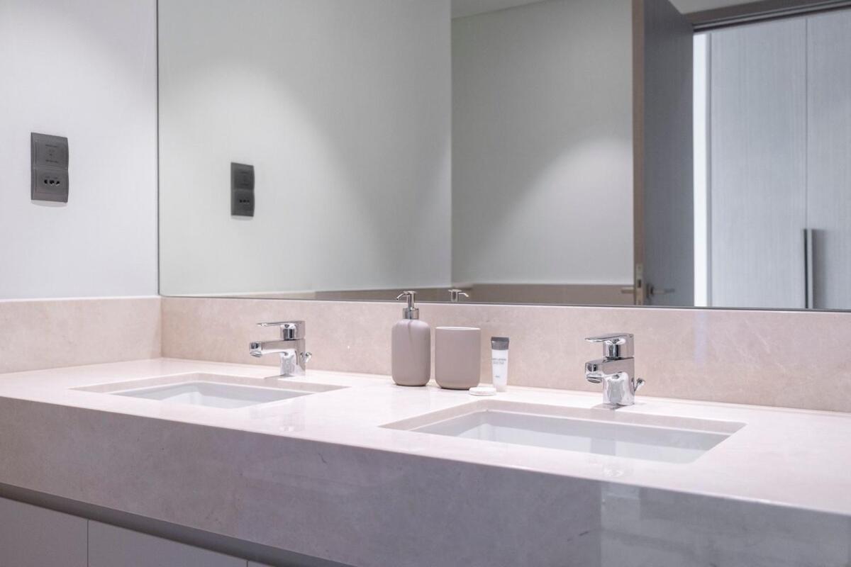 Gorgeous 2-bedroom In Downtown Dubai, Near Burj Khalifa! Daire Dubai