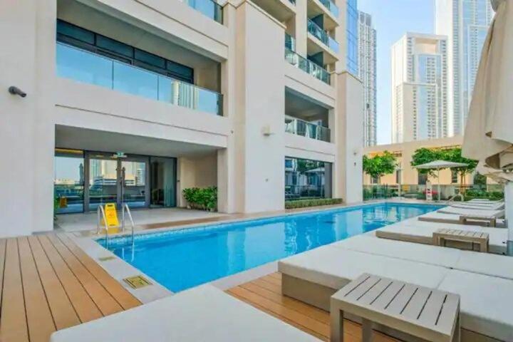 Gorgeous 2-bedroom In Downtown Dubai, Near Burj Khalifa! Daire Dubai