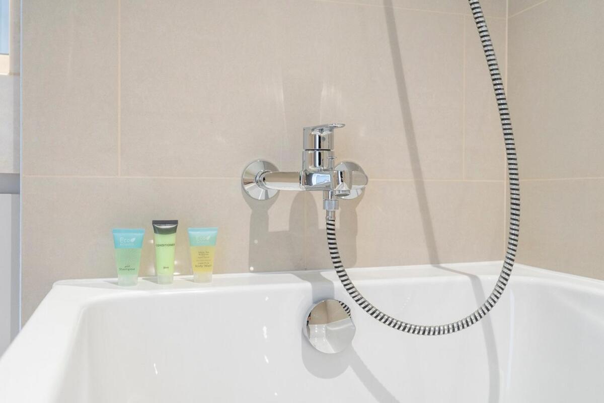 Daire Gorgeous 2-bedroom In Downtown Dubai, Near Burj Khalifa! *