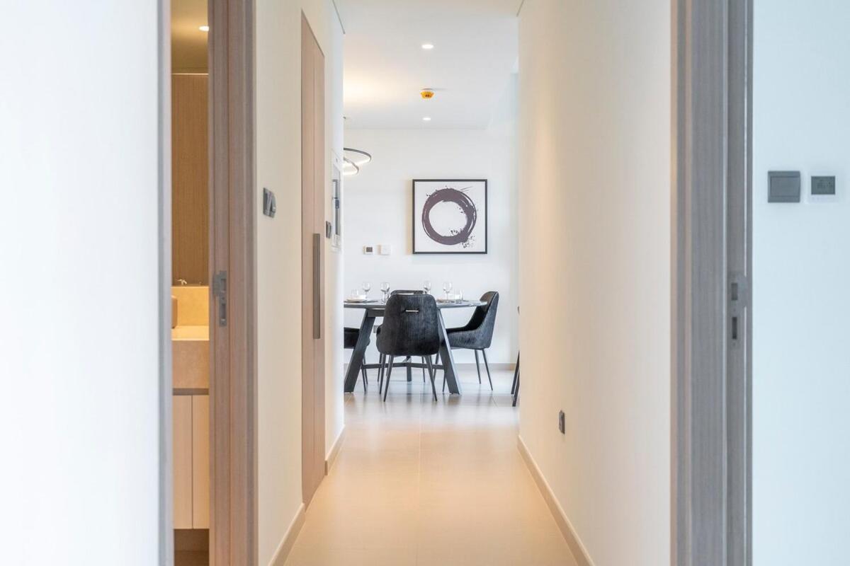 Daire Gorgeous 2-bedroom In Downtown Dubai, Near Burj Khalifa! Dubai