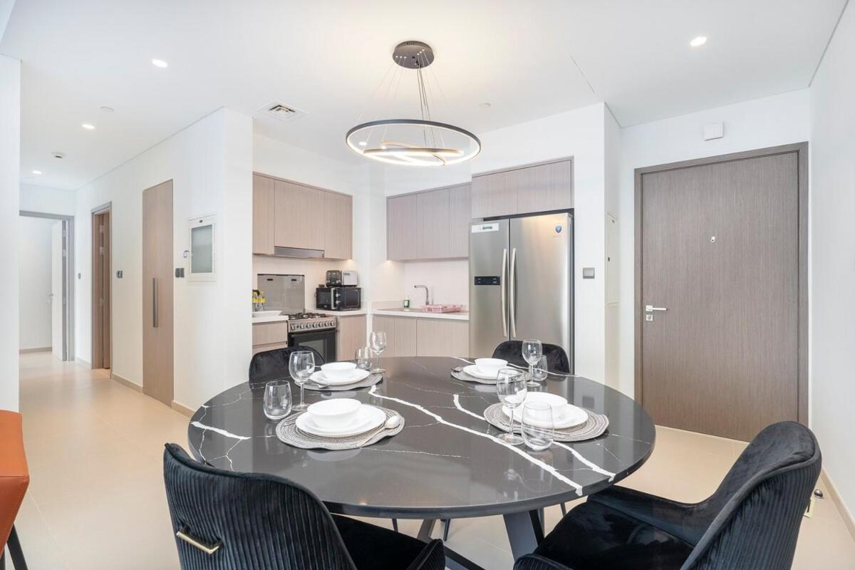 Gorgeous 2-bedroom In Downtown Dubai, Near Burj Khalifa! Daire *