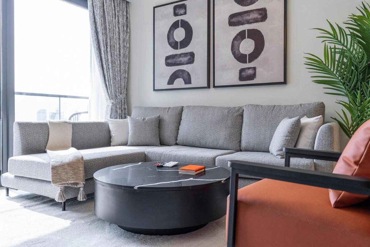 Gorgeous 2-bedroom In Downtown Dubai, Near Burj Khalifa! Daire