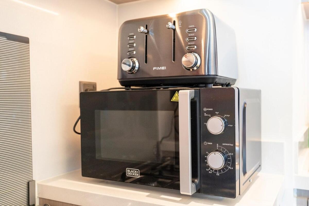 Gorgeous 2-bedroom In Downtown Dubai, Near Burj Khalifa! * Dubai