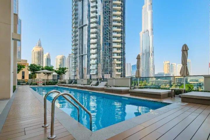 Gorgeous 2-bedroom In Downtown Dubai, Near Burj Khalifa! Daire *