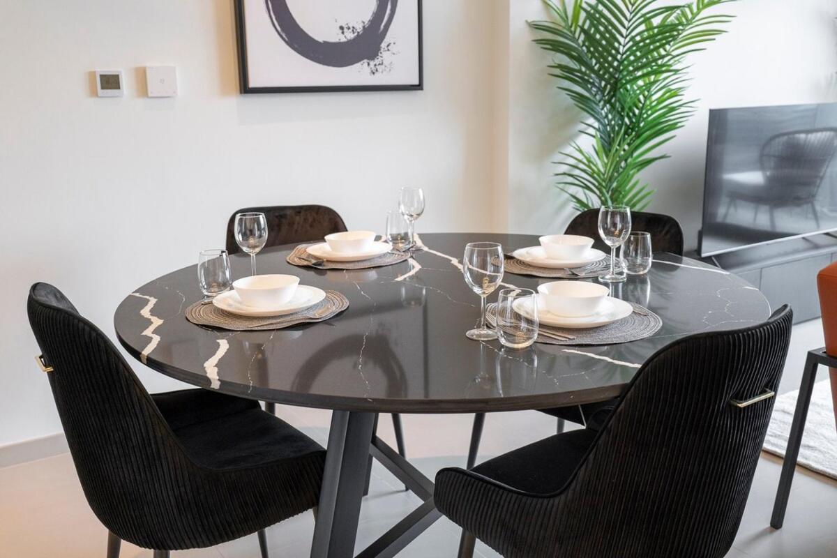 Daire Gorgeous 2-bedroom In Downtown Dubai, Near Burj Khalifa! Dubai
