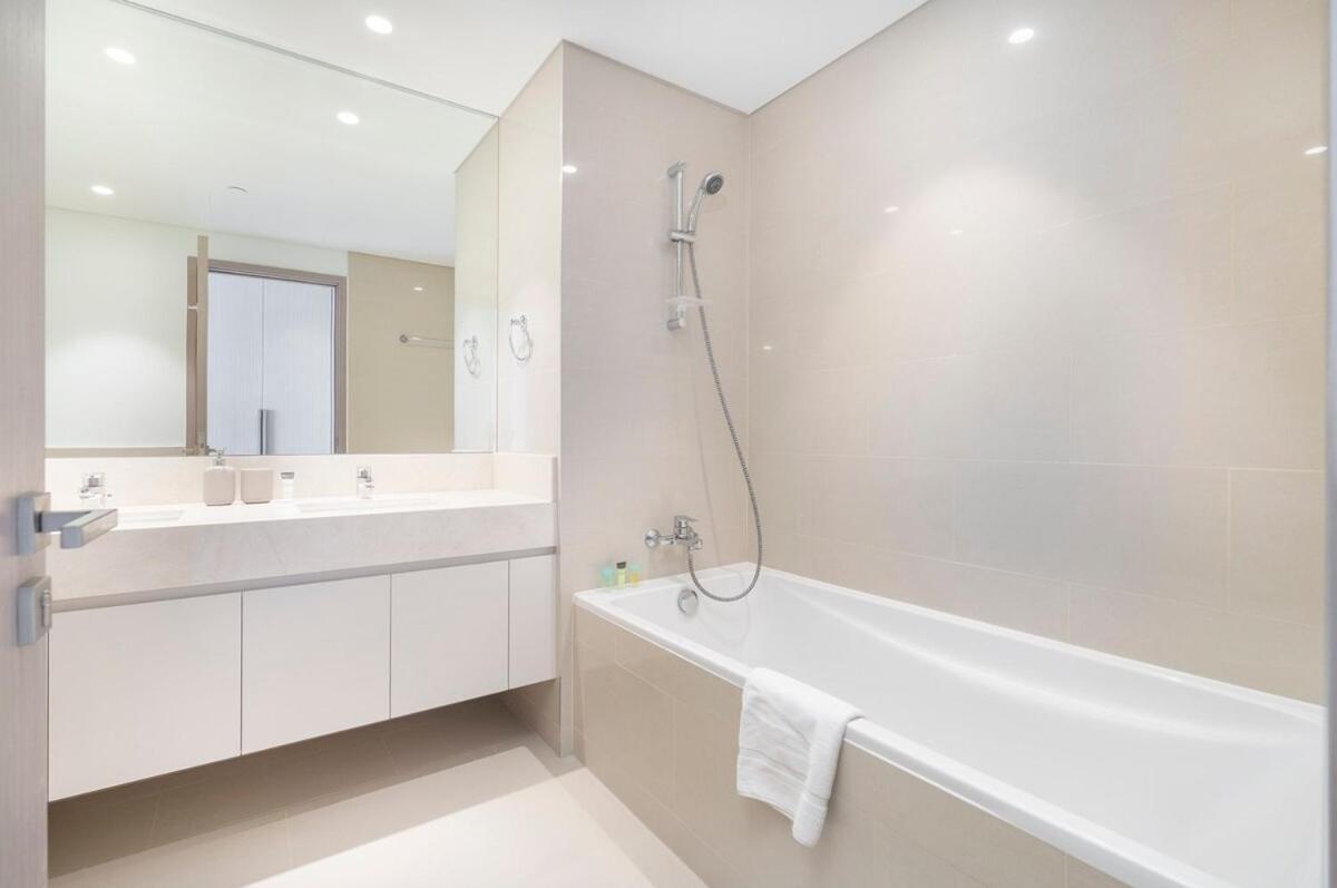 Gorgeous 2-bedroom In Downtown Dubai, Near Burj Khalifa! * Dubai