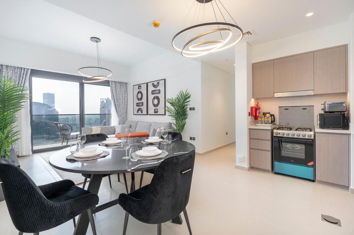 Gorgeous 2-bedroom In Downtown Dubai, Near Burj Khalifa! Daire
