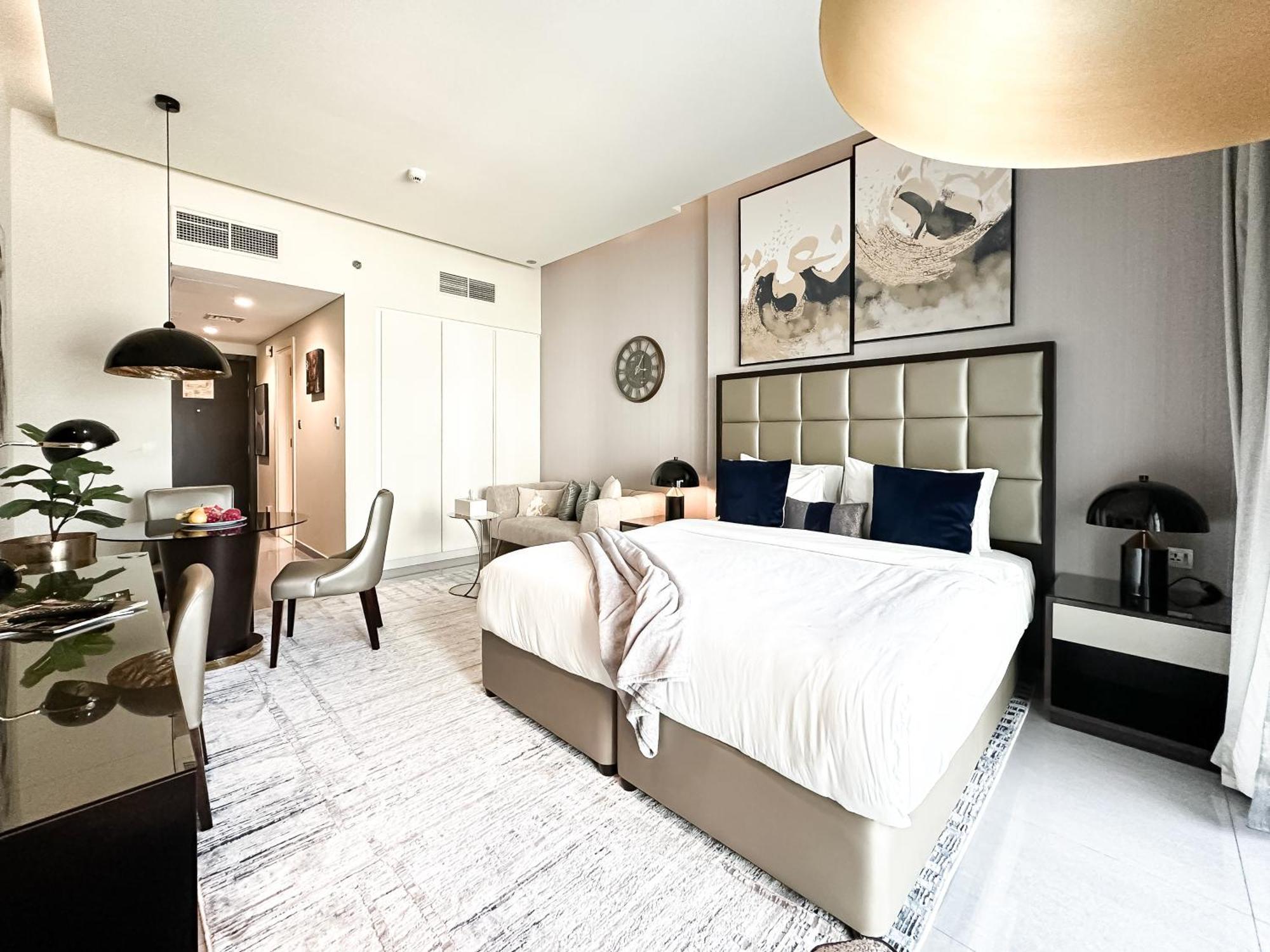 Unparalleled Splendor - Luxe In Business Bay *