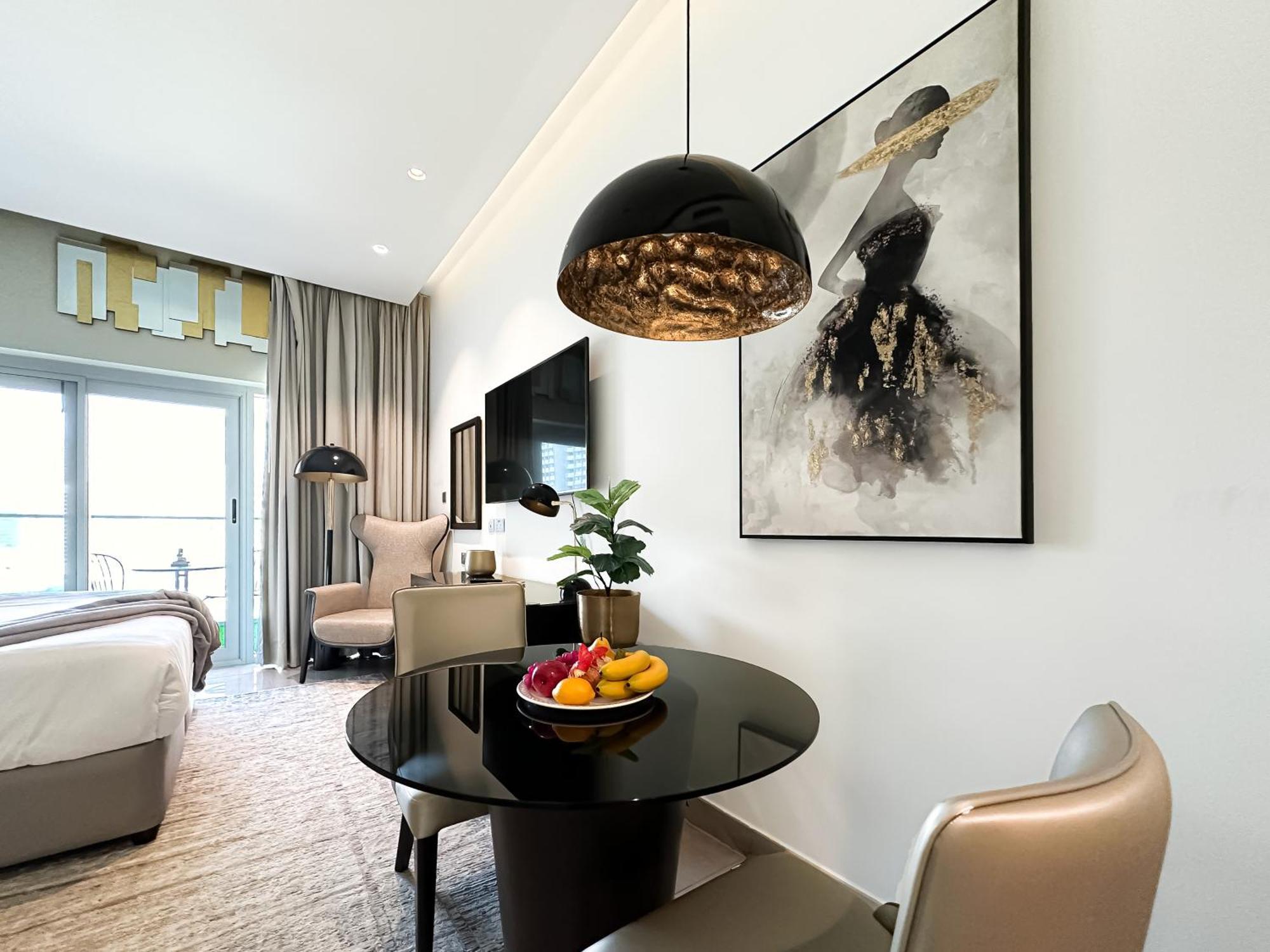 Unparalleled Splendor - Luxe In Business Bay Apartment