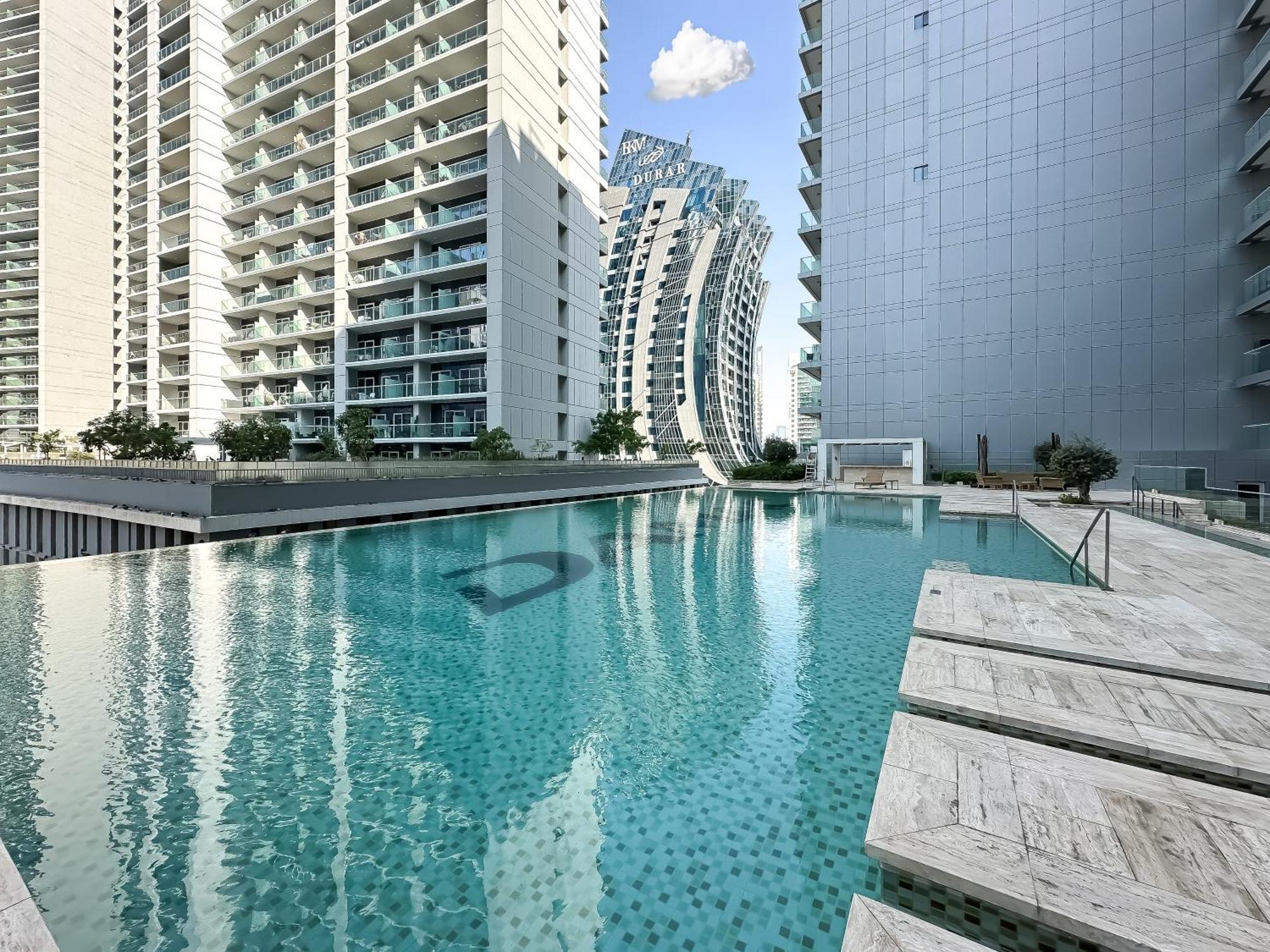 Unparalleled Splendor - Luxe In Business Bay Apartment Dubai