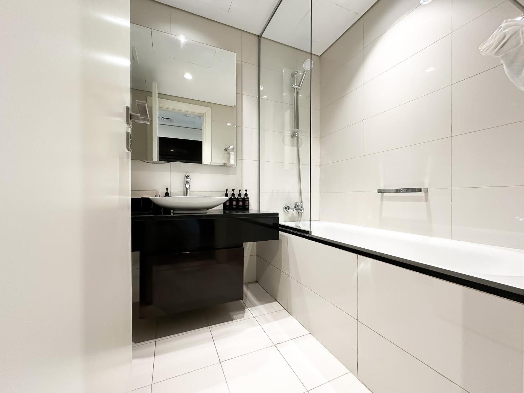 Unparalleled Splendor - Luxe In Business Bay Dubai