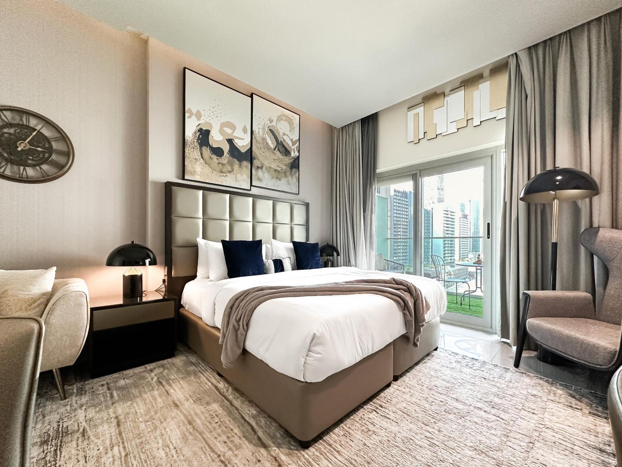 Unparalleled Splendor - Luxe In Business Bay Apartment Dubai