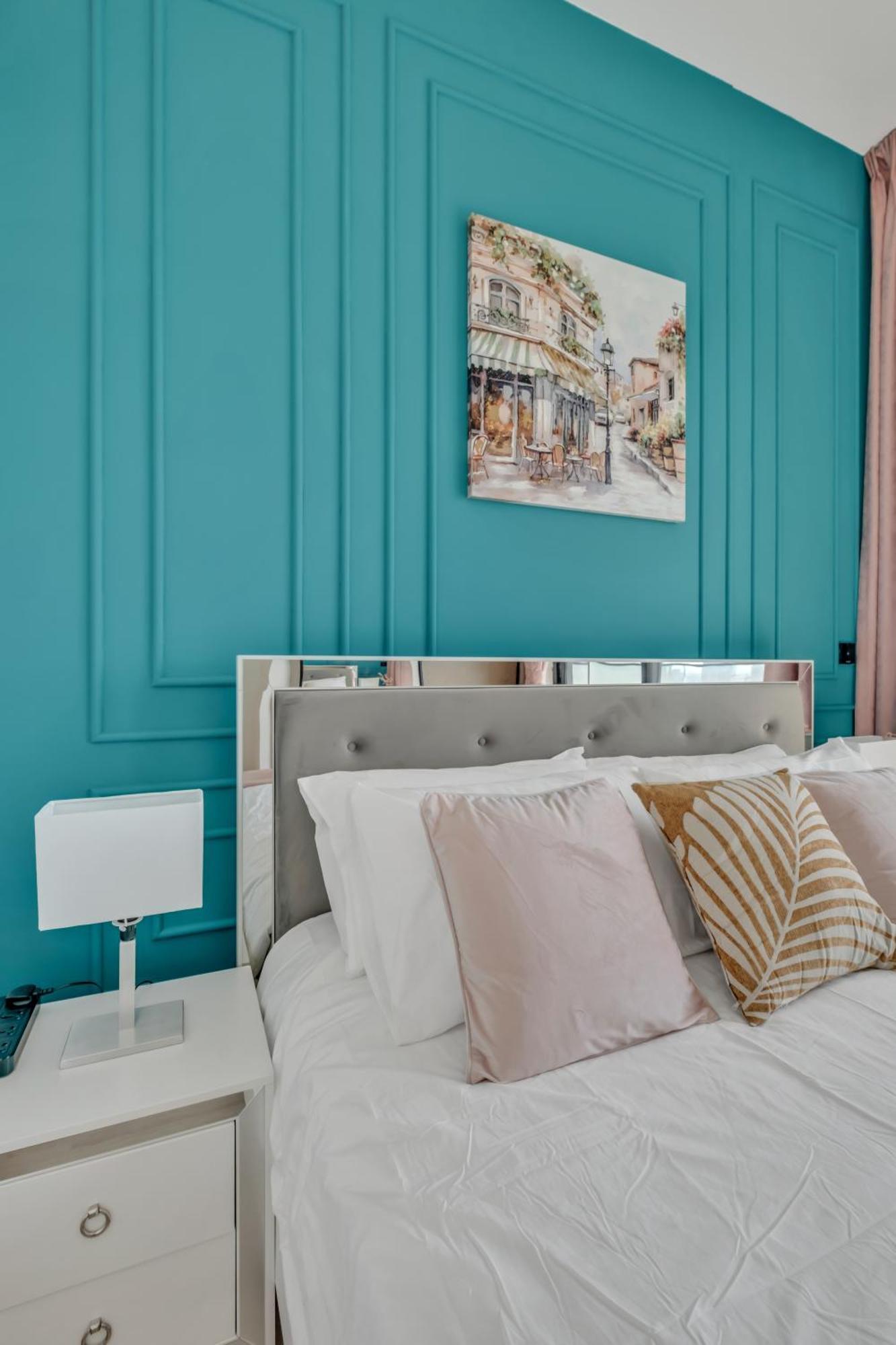 Apartment Chic 2br For 6 With King Bed, Pool, Stunning Views Dubai