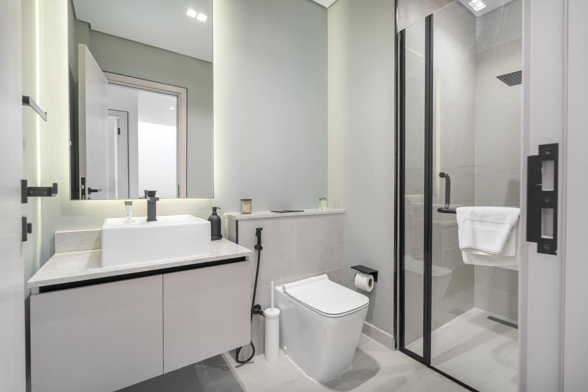 Pousada Classy 4-bedroom With Spacious Balcony In Nad Al Sheba Dubai