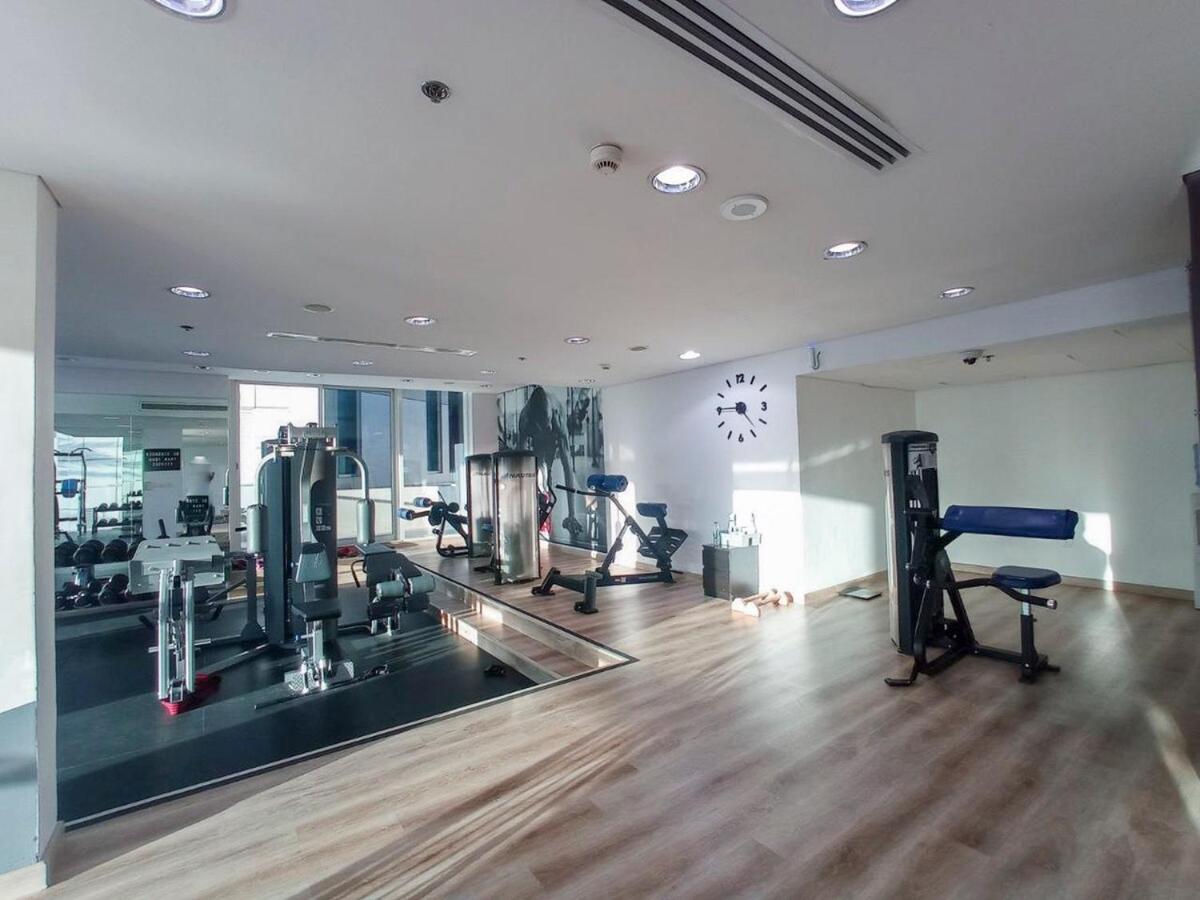 Sophisticated 1-bedroom With Skyscrapers View At Botanica Tower Apartment *