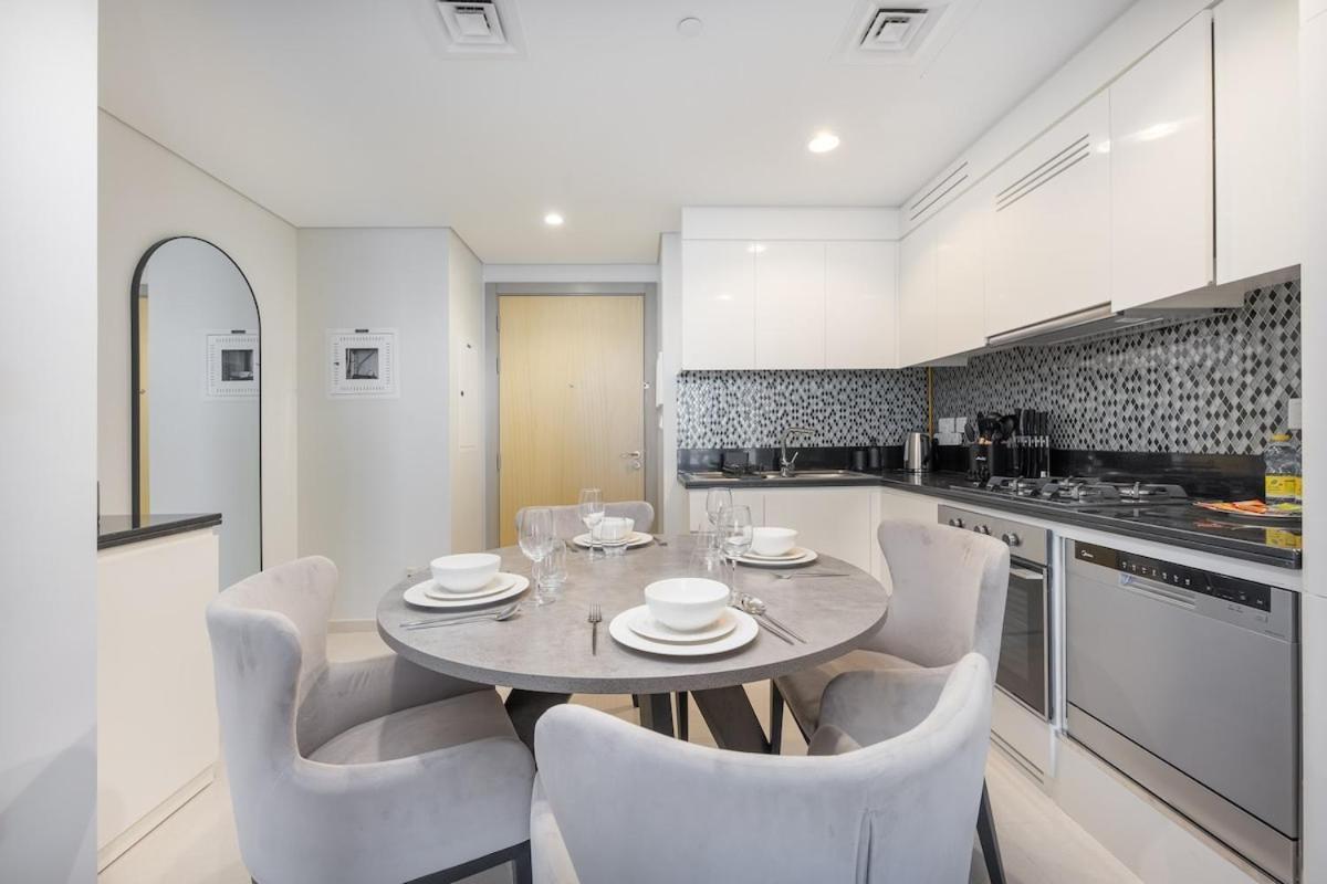 Elegant 2 Bedroom With Great Views In Business Bay