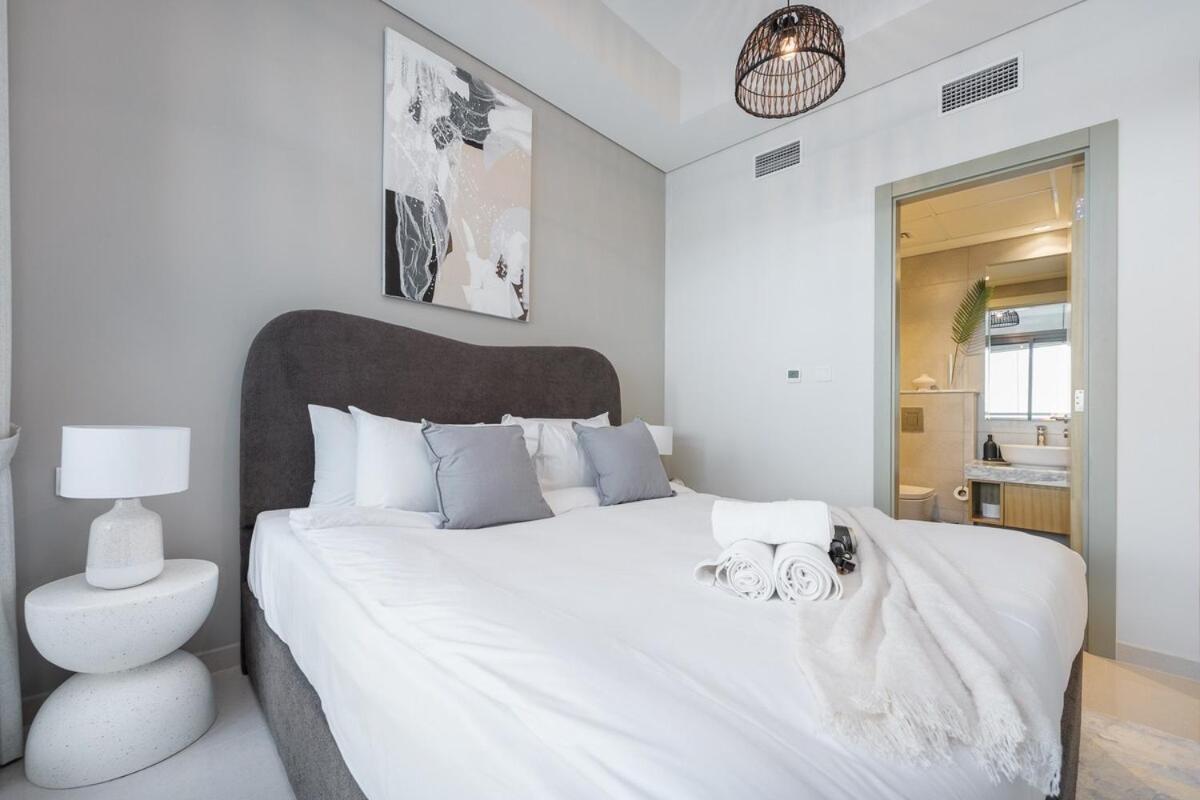 Elegant 2 Bedroom With Great Views In Business Bay *
