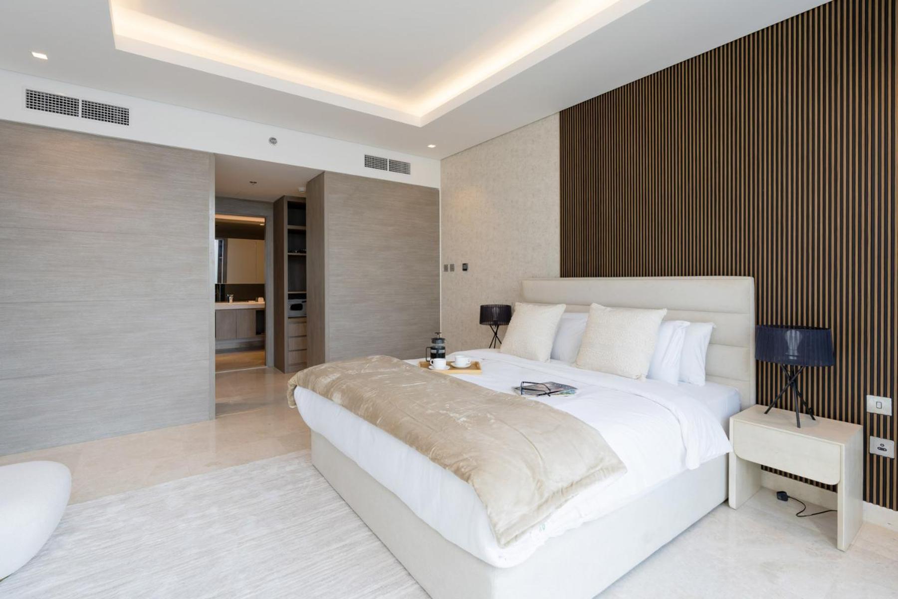 Breathtaking Prime Location Burj Khalifa View Apartment