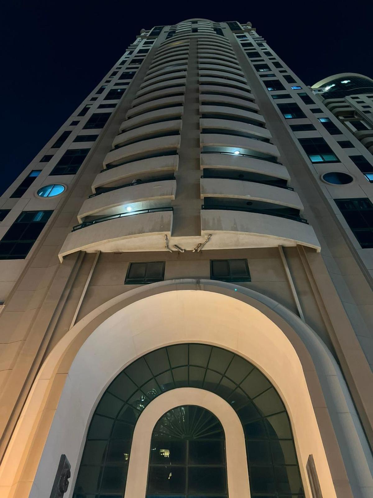 Luxnest Internet Private Bed Space Men Only Han/Misafirhane Dubai
