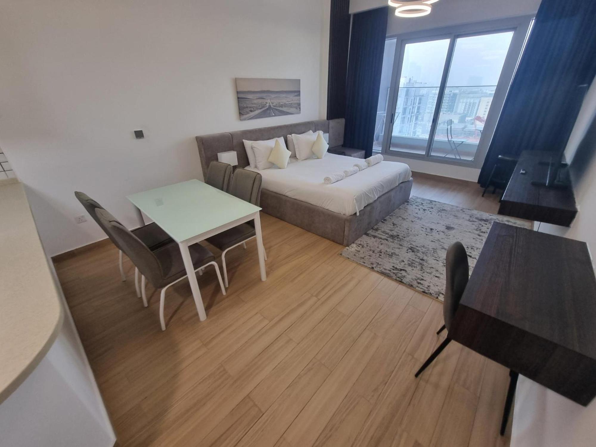 151 Jumeirah Gardens Apartamento