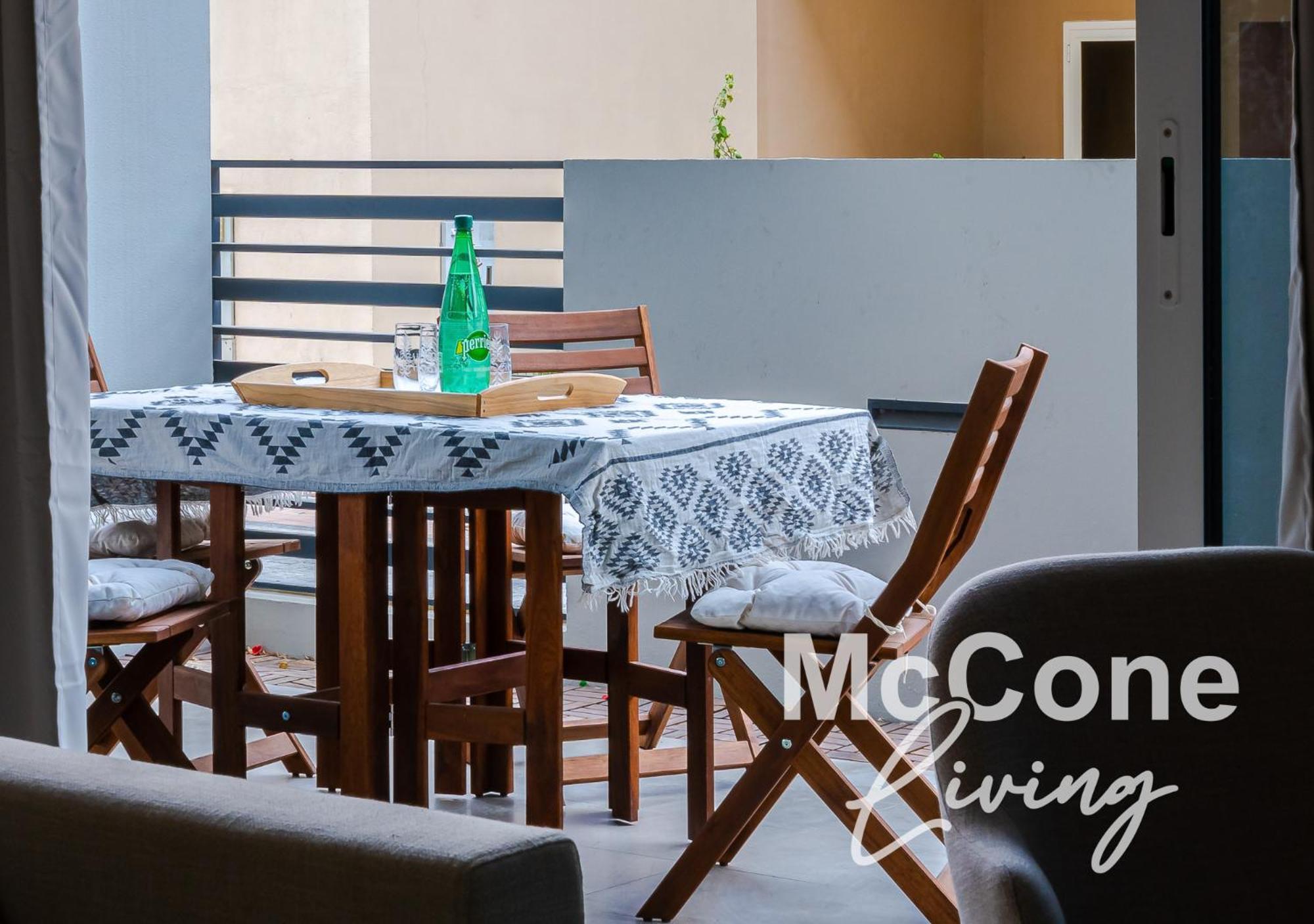 Apartment Stylish 2br With Terrace Near Parks