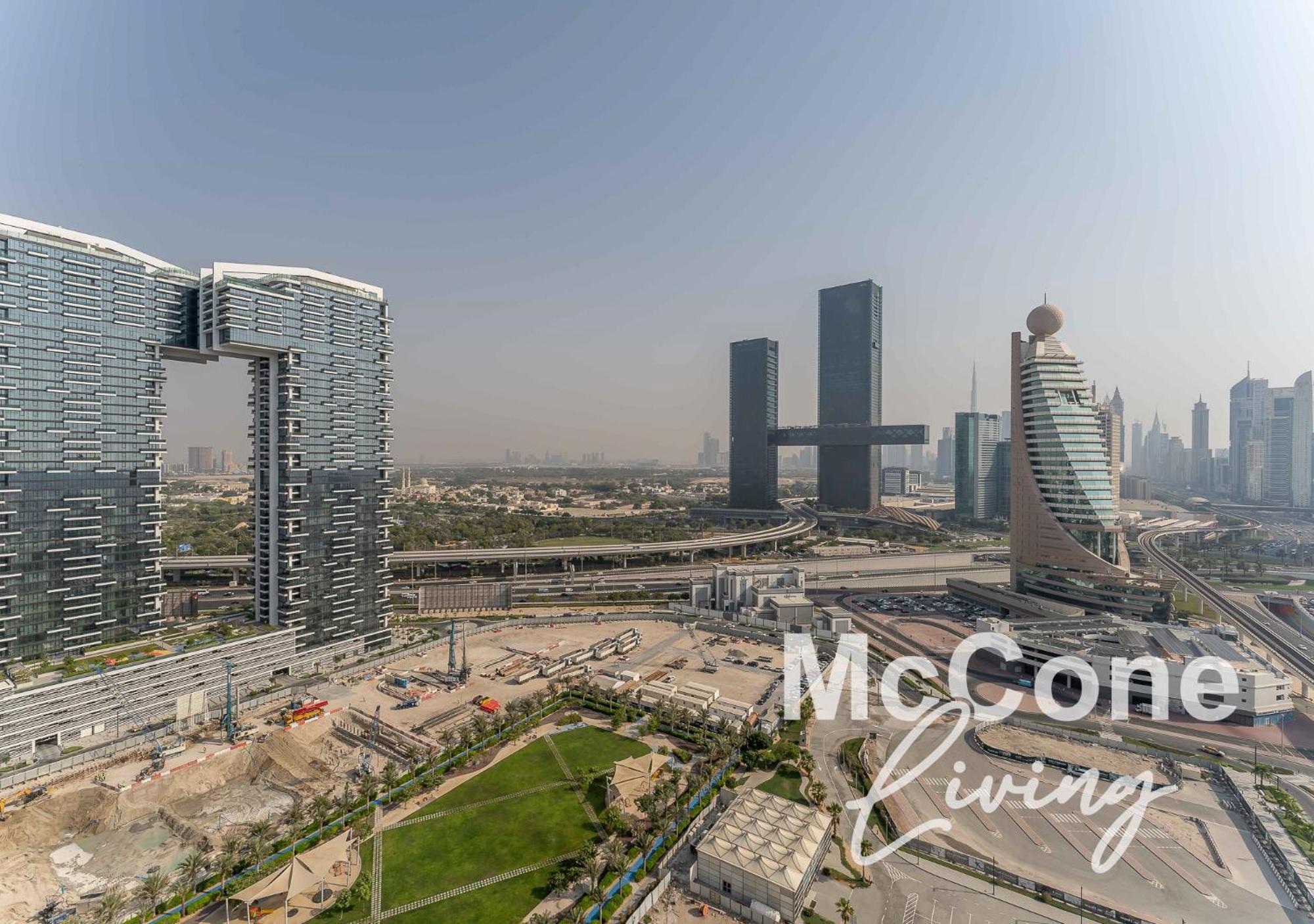 Scenic View 1br With Balcony Dubai