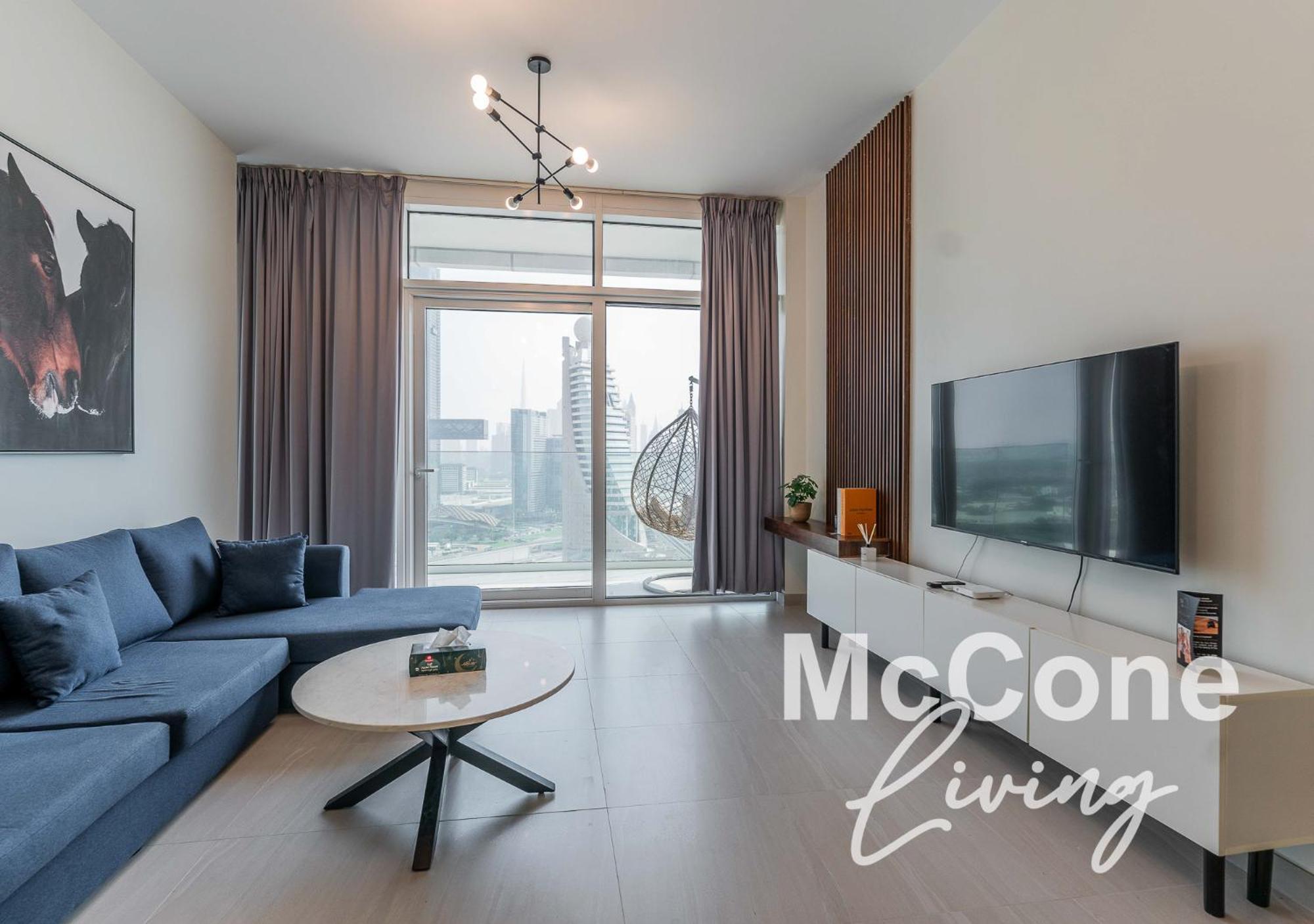 Scenic View 1br With Balcony Dubai