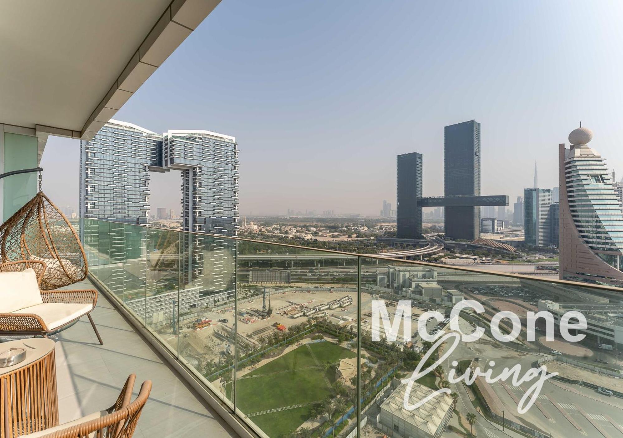Scenic View 1br With Balcony Dubai