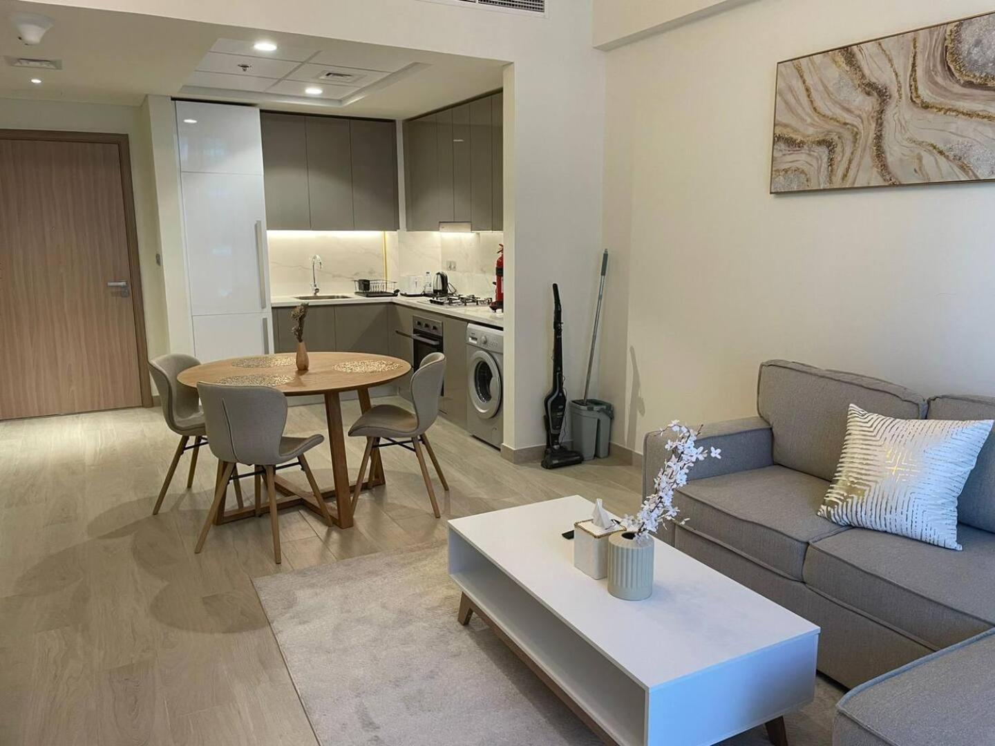 Pleasant New One Bedroom Azizi Riviera