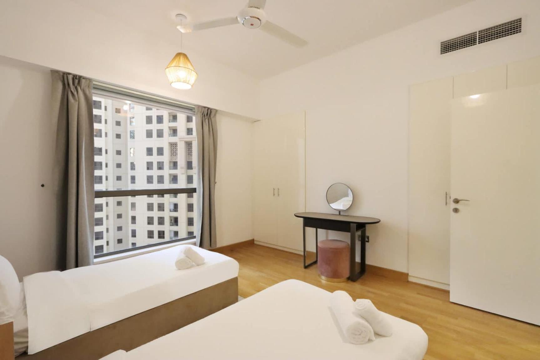 Livbnb - Spacious 3b With Tranquil Community View Apartment *