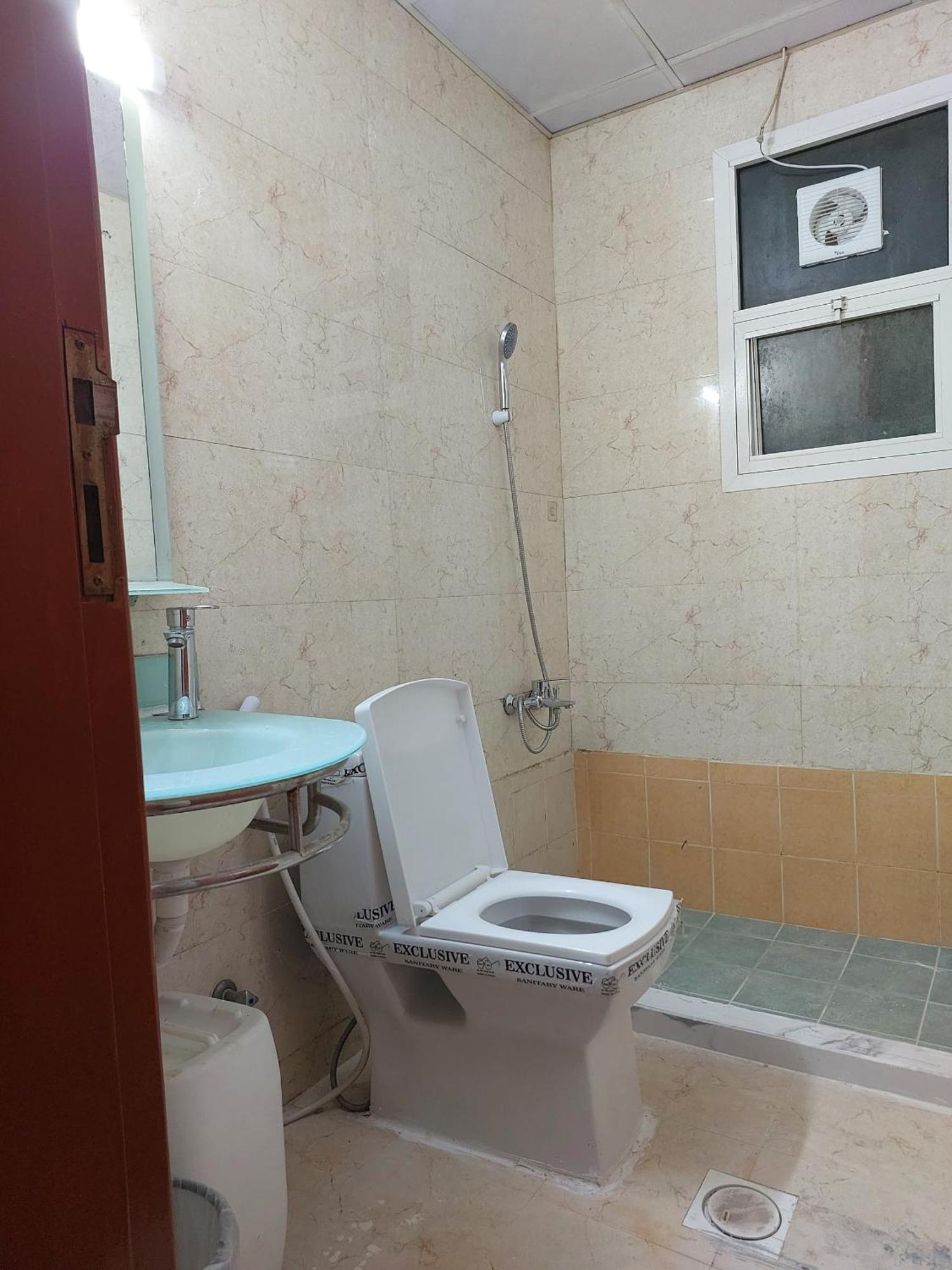Benitah Capsule Hostel, Family And Partitions Apartment Dubai