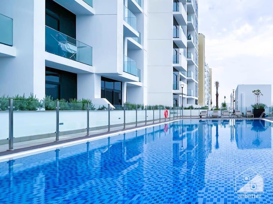 Opulent With Balcony At Aziz Riviera Apartment