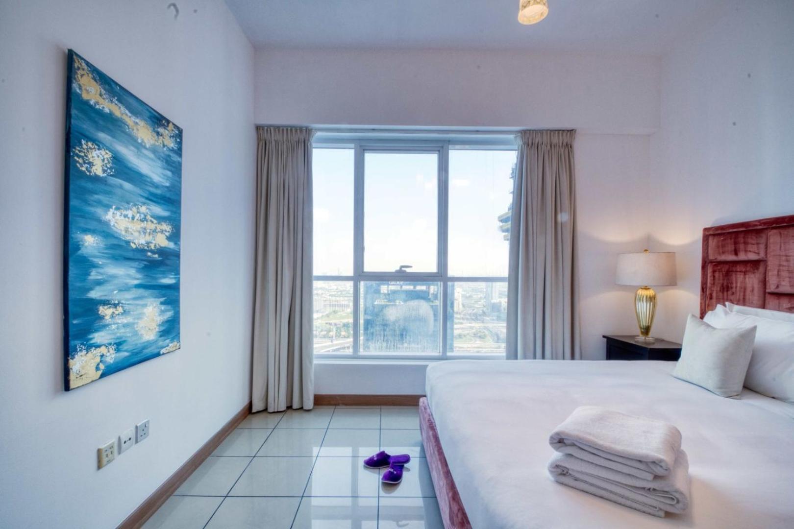 Apartment Dream - 3 Bedroom In Sulafa Tower Marina *