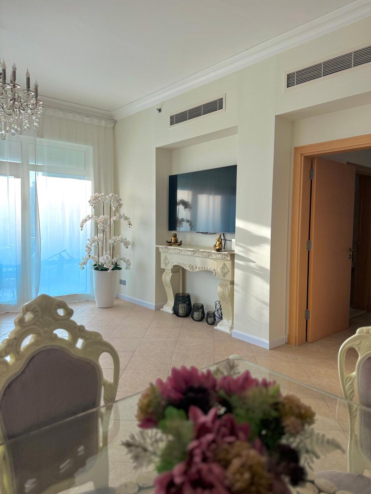 Luxury - Beachfront - Spacious Shoreline Residences - 5 Star Private Apartamento Dubai